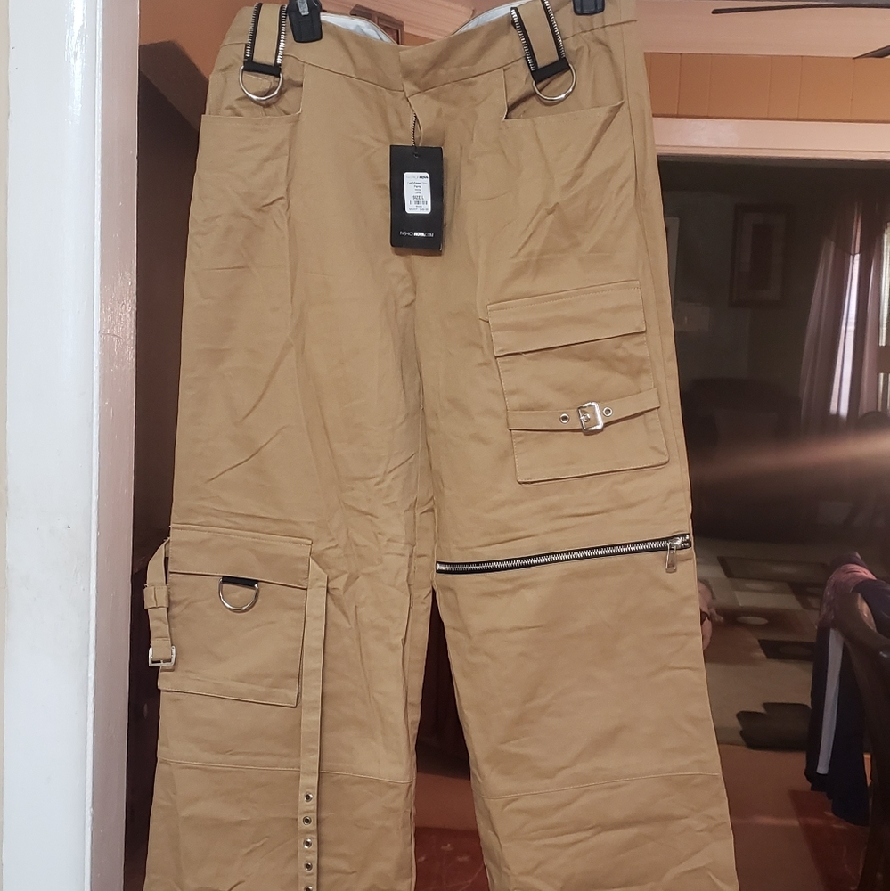 FashionNova pants sz L